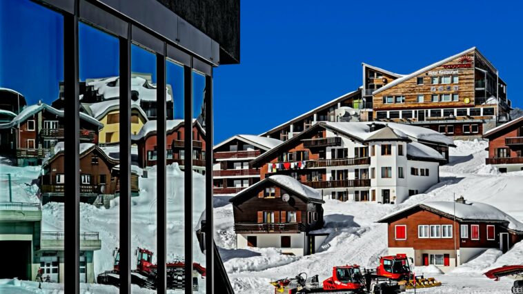 Der Umsatzersatz der Bundesregierung bringt vielen Gastronomen und Hoteliers durch Überförderung mehr Gewinn, als offene Betriebe. Foto: Unsplash/Ricardo Gomez