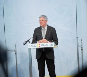 Landeshauptmann Peter Kaiser präsentiert das neue Glasfaser Internet für Kärnten