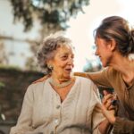 Bei der Pflege will sich das Burgenland nur noch auf sich selbst verlassen: Mindestlohn und Anstellung für pflegende Angehörige sollen es möglich machen! Bild: Pexels.de/ Andrea Piacquadio