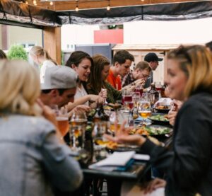 Der Gastronomie fehlt Personal. Das steirische Restaurant "Schicker" bekämpft den Personalmangel mit der Einführung einer 4-Tage-Woche.
