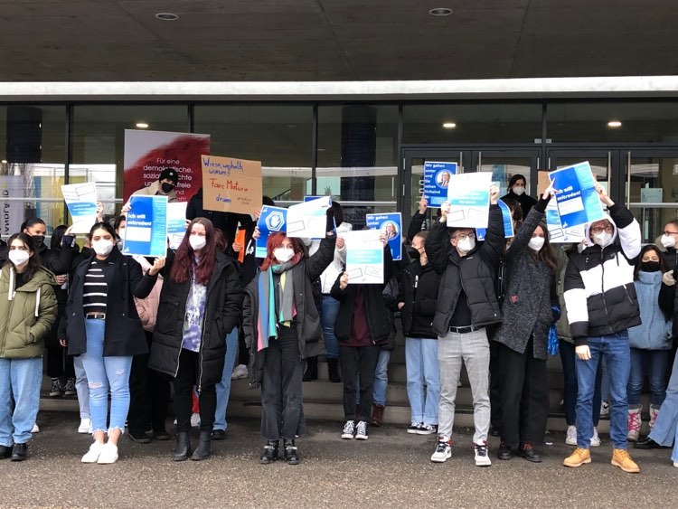 Schulstreik statt Unterricht: Schülerinnen und Schüler in Oberösterreich fordern eine "faire" Matura.