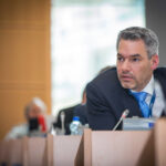 Burgenland: Die Schlepper-Fälle haben sich 2021 vervierfacht. Die Landesregierung fordert Asyl-Verfahrenszentren außerhalb der EU. Bild: European People's Party, CC BY 2.0