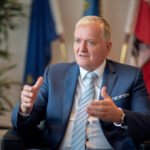 Der niederösterreichische Landeshauptfrau-Stellvertreter Franz Schnabl (SPÖ) fordert kostenlose Kinderbetreuung ab 2 Jahren, längere Öffnungszeiten der Betreuungseinrichtungen und weniger Schließtage. Bild: SPÖ Niederösterreich