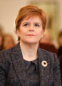 Schottland verbietet Mieterhöhungen, Nikola Sturgeon