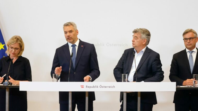 Türkis-Grün hat den Brief der 15 EU-Staaten für einen Gaspreisdeckel nicht unterzeichnet. Im Bild: Leonore Gewessler, Karl Nehammer, Werner Kogler, Markus Brunner