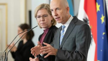 Mit dem "Energiekostenzuschuss II" will Arbeitsminister Martin Kocher (ÖVP) Unternehmen unter die Arme greifen