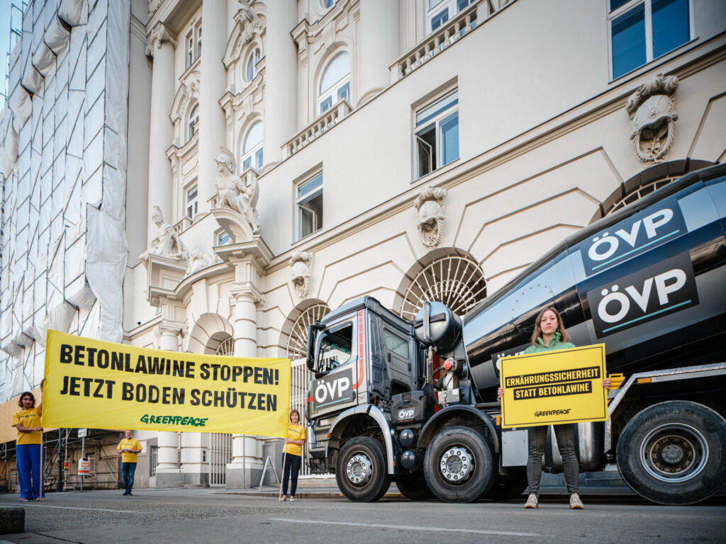 ÖVP rollt mit Betonlawine über Österreich und die Grünen schauen zu