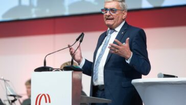 Alfred Riedl: Gemeindebundchef (Funktion ruhend gestellt), Bürgermeister, ÖVP-Größe, Schnäppchenjäger. Bild: BKA/Christopher Dunker