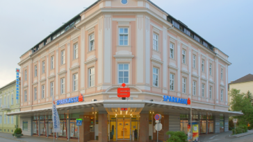 Sparkasse in Feldkirchen/Banken machen Rekord-Gewinne// Bild: wikimedia Sparkassenverband Österreich Nicola Fimmel