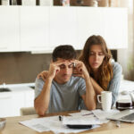 Die hohen Zinsen der EZB haben schwere Folgen für Arbeitnehmer und Häuslbauer Bild: Image by wayhomestudio on Freepik