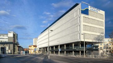 Hypo Noe Gruppe, CC BY-SA 2.0 DE , via Wikimedia Commons