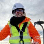 Windpark Projektleiterin Jessica Bauer an ihrem Arbeitsplatz