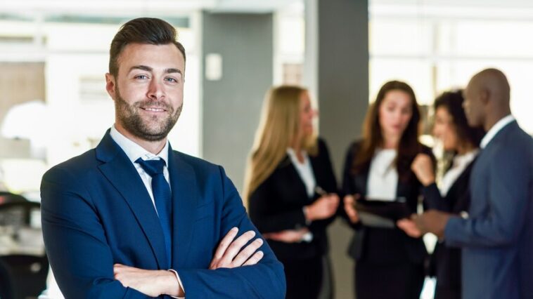 EVN- Vorstandsgehalt, Manager, Image by javi_indy on Freepik