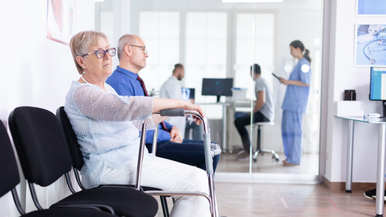 Die Wartezeit für eine Operation beträgt in Oberösterreich bis zu 60 Wochen// Bild: freepik/DCStudio