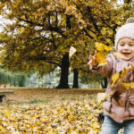 Klimaschutz Kärnten, kleines Mädchen mit Blätter, Bild von Freepik