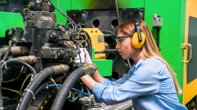 Die Jugendarbeitslosigkeit bleibt hoch, vor allem weil überbetriebliche Lehrstellen fehlen.