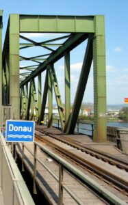 Donaubrücke Mauthausen Schienen