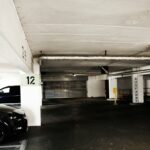 In einer Parkgarage in Favoriten gab es für Autobesitzer ein böses Erwachen: 49 Autos wurden zerstört.