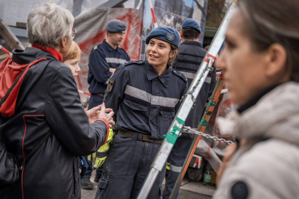 Zahlreiche Besucher:innen werden bei der Leistungsschau am Heldenplatz erwartet.