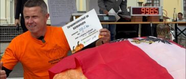 Nittnaus mit seinem Riesenkürbis