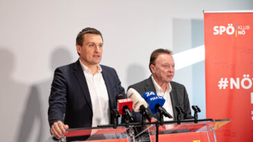SPÖ Landesparteivorsitzender und Kontroll-Landesrat Sven Hergovich und SPÖ Klubobmann Hannes Weninger bei der PK zum Auftakt des Energieschwerpunktes des NÖ-Plan.